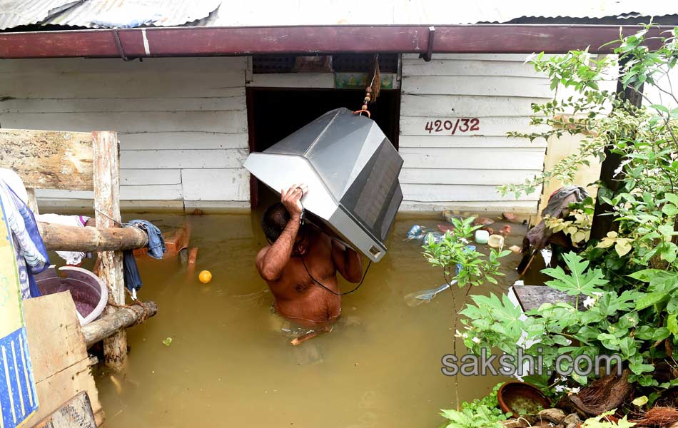 floods create havoc in srilanka - Sakshi8