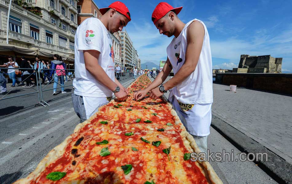 Italy Longest Pizza1