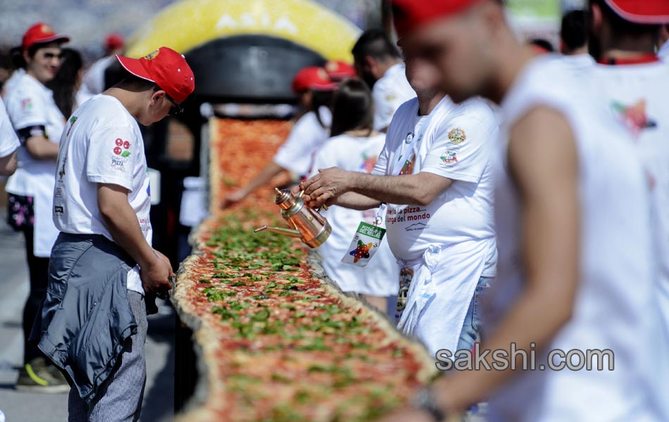 Italy Longest Pizza9