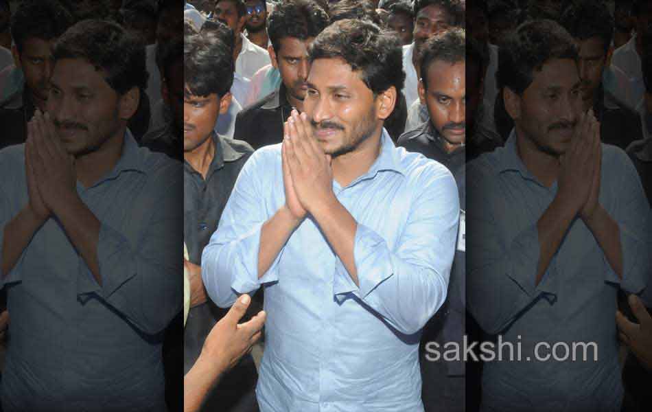 YS Jagan to console Lakshmipuram wall collapse victims families - Sakshi28