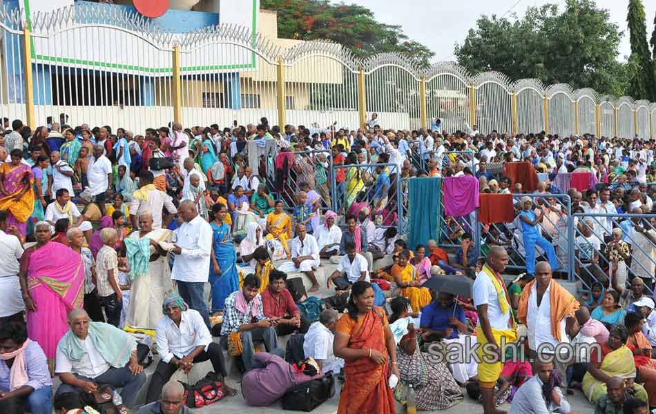 heavy rush in tirumala9