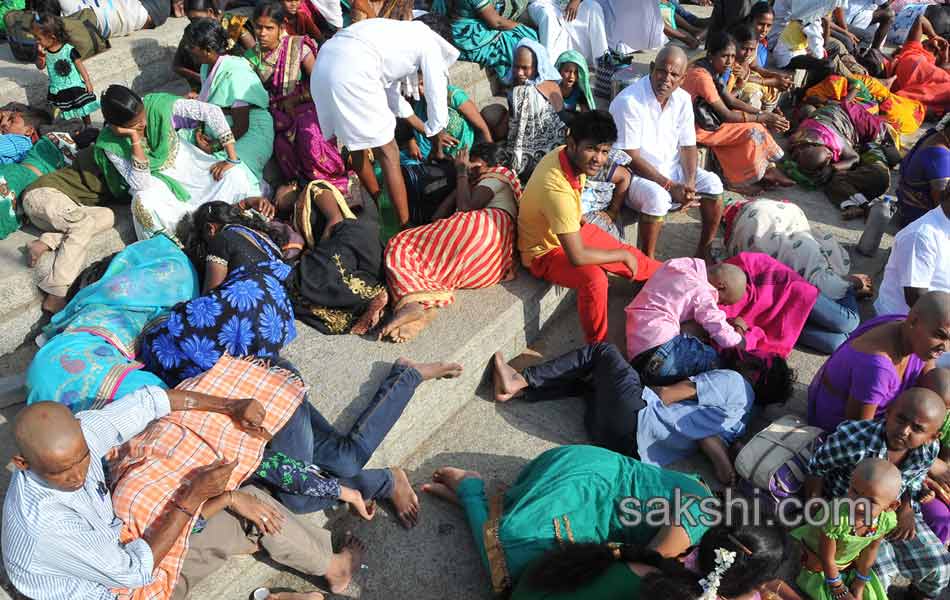 heavy rush in tirumala19