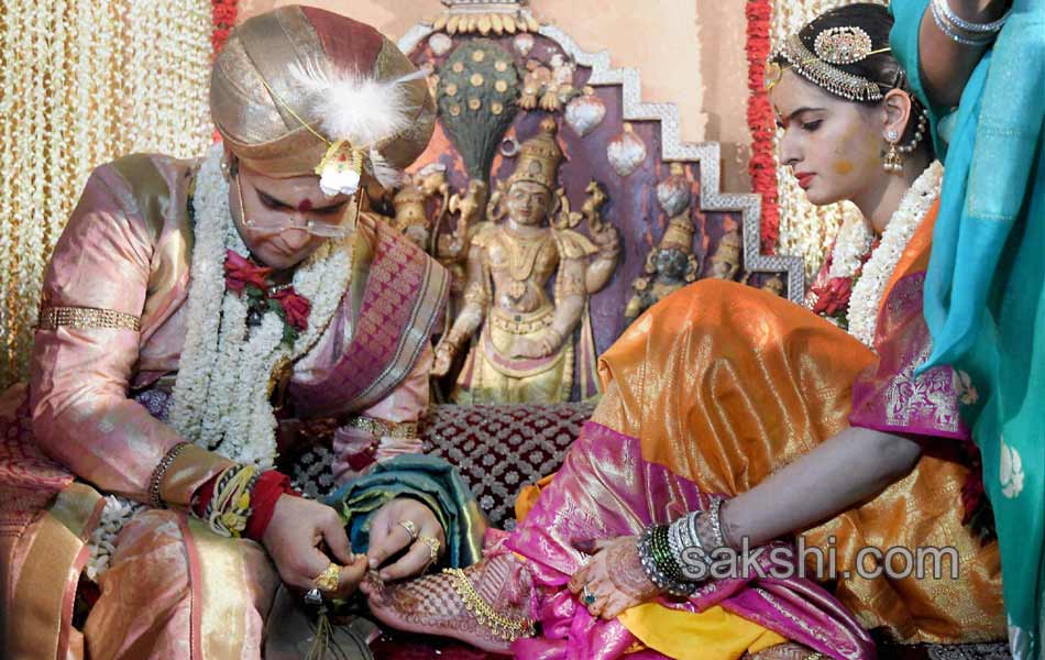 King  Yaduveer Ties Knot with Rajasthan Royalty at Mysore Palace11