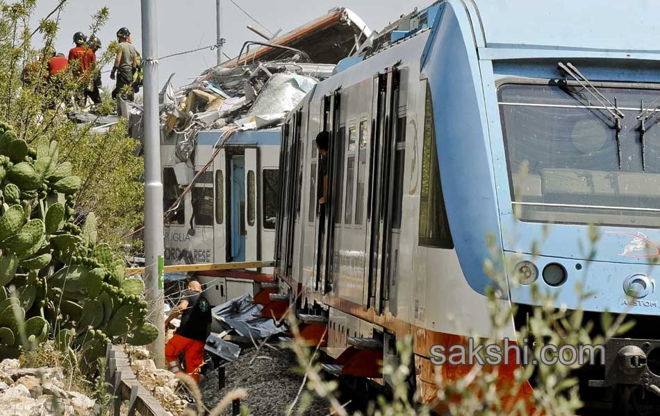 Italy Train Crash6