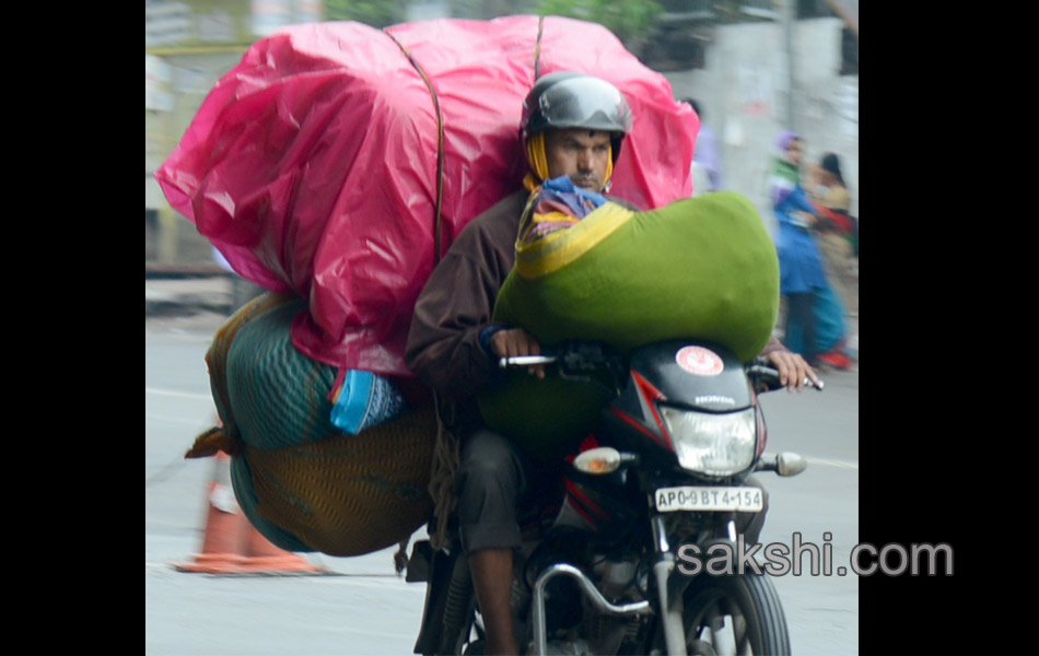 two wheelers with heavy luggage9