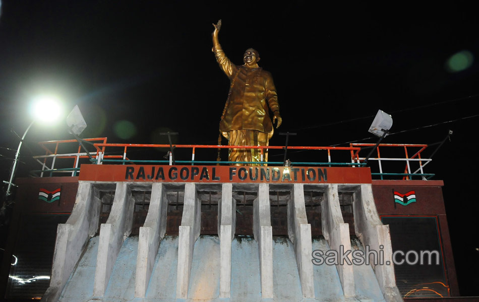 Ysr statue removed at Vijayawada police control room - Sakshi11