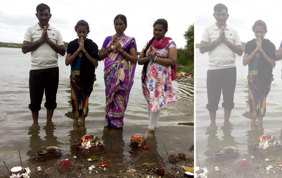 Devotees baths in Godavari river - Sakshi4