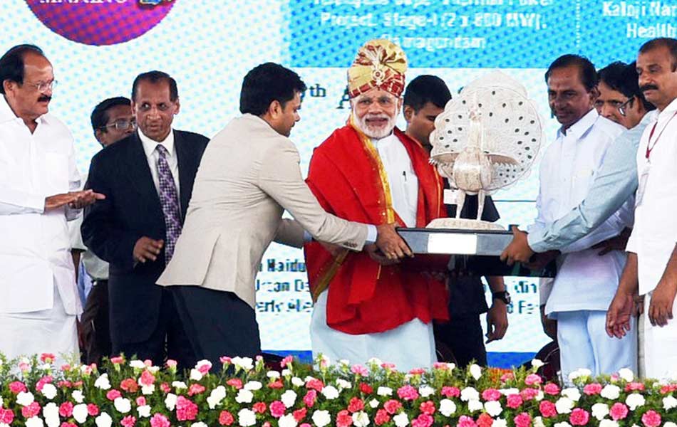 PM Modi lays foundation for NTPC power plant in Telangana - Sakshi10