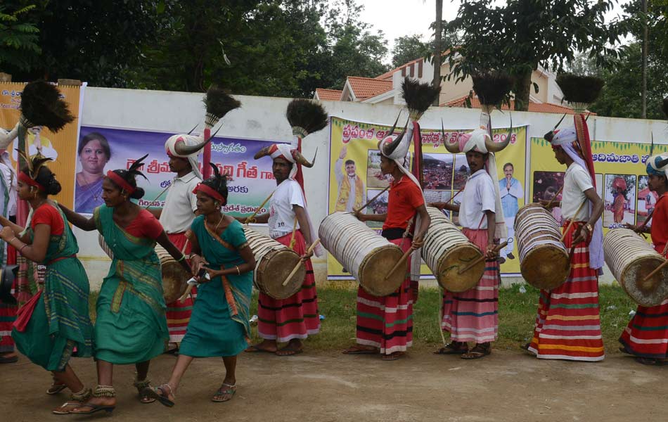 adivasi festival very well1