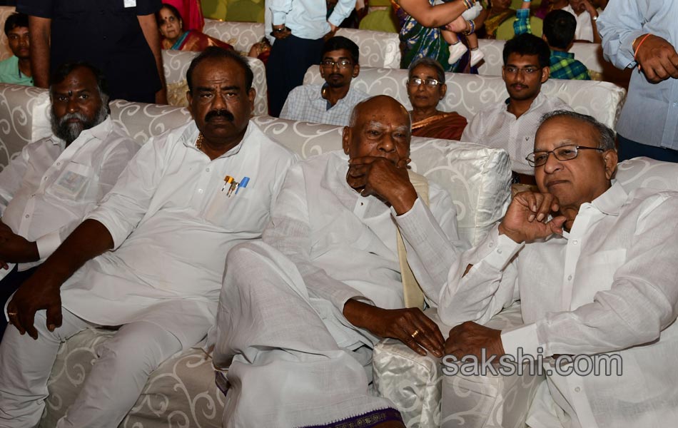 Rosaiah attends grandson s wedding14