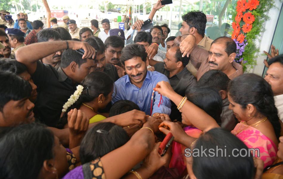 ys jagan mohan reddy in krishna pushkaralu - Sakshi21