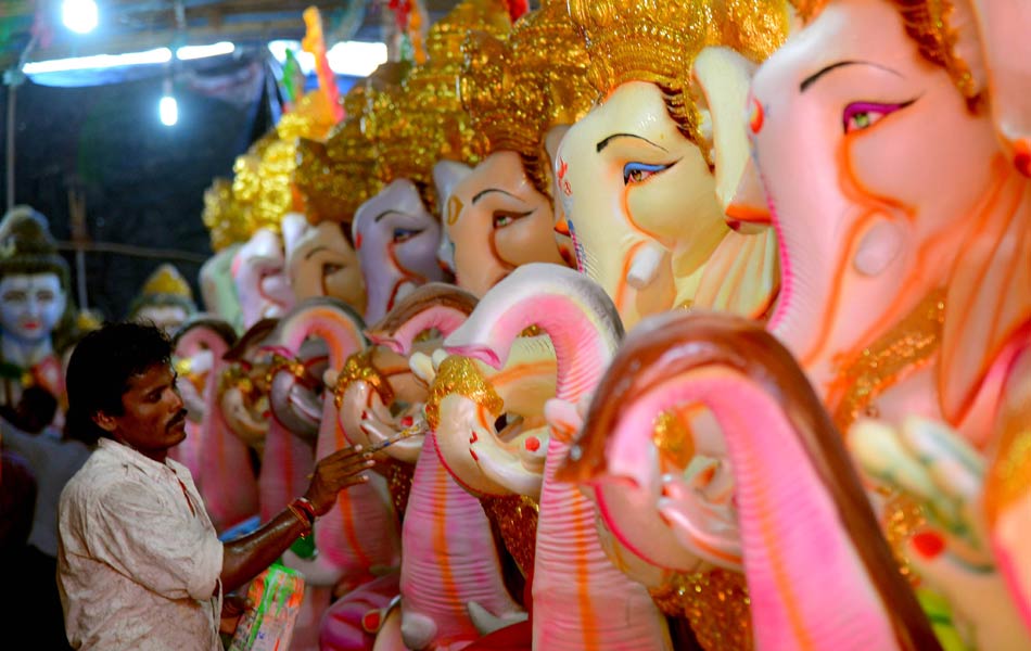 Ganapathi statues ready for Vinayaka chavithi - Sakshi10