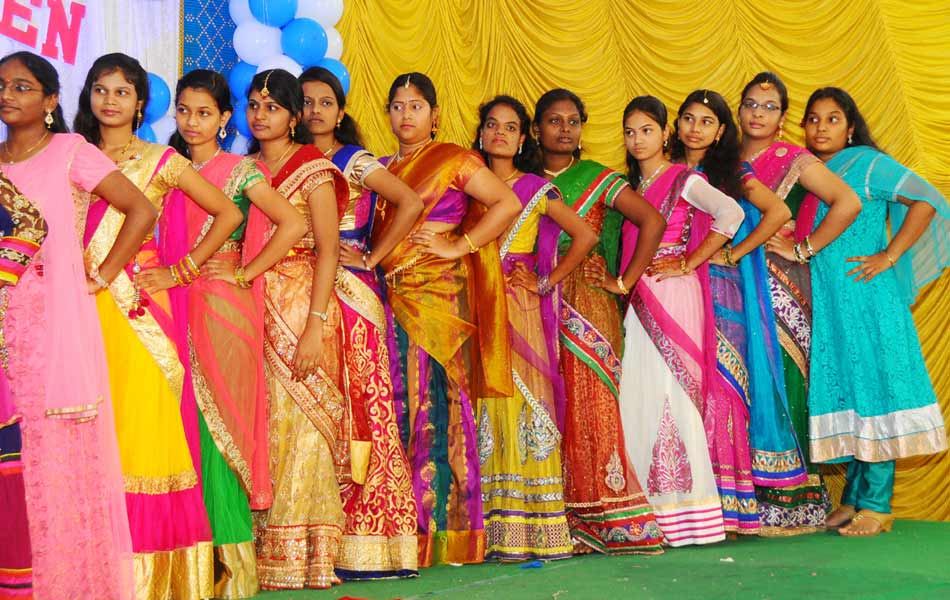 ravindra mahila kalashala freshers day - Sakshi8