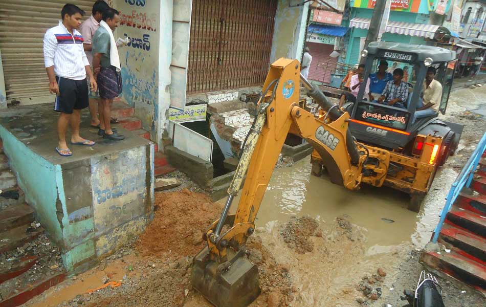 heavy rains in guntur district - Sakshi11