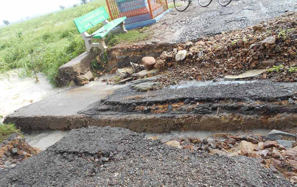 heavy rains in guntur district - Sakshi14