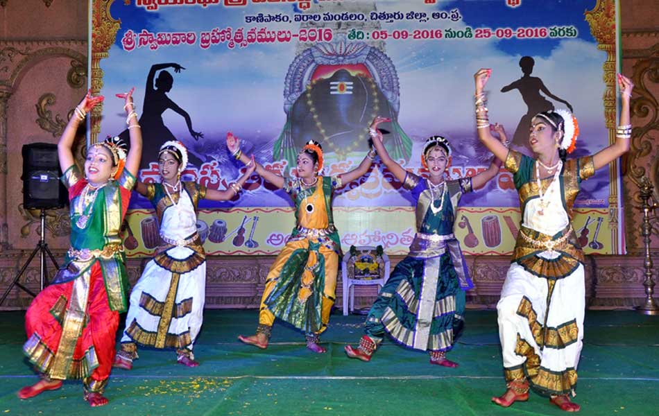 cultural activites puthalapattu at kanipakam4