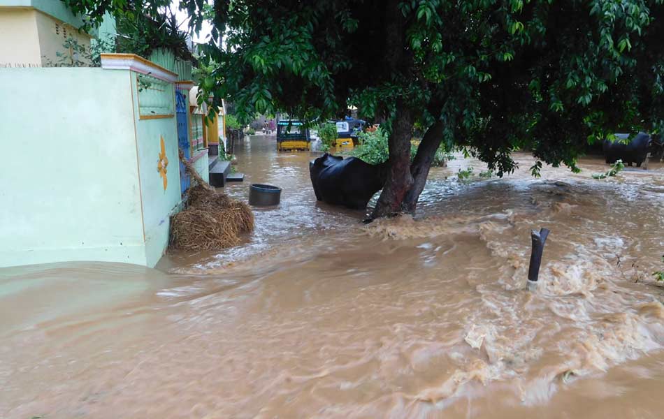 FLOOD IN EAST GODAVARI - Sakshi15