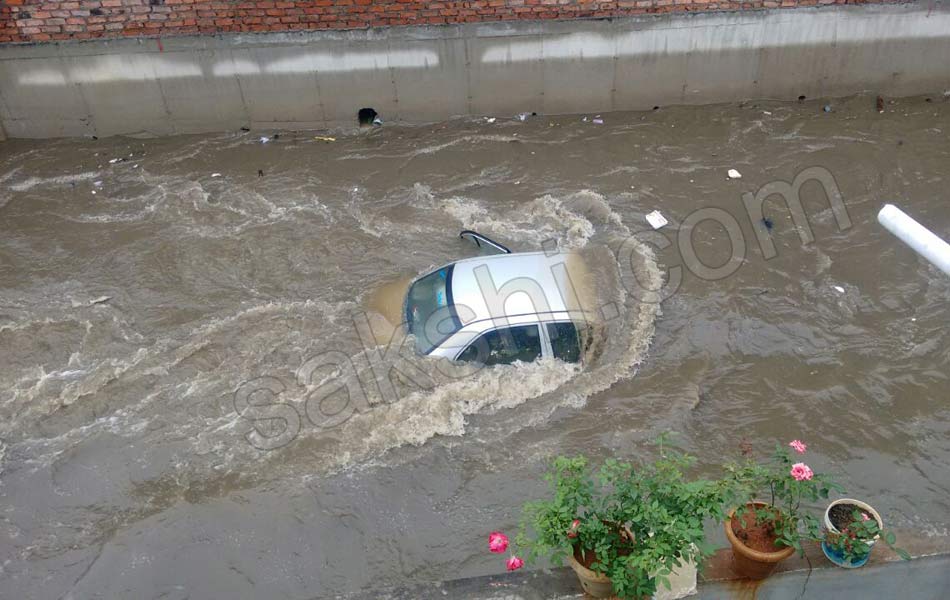 huge rains in Hyderabd - Sakshi13