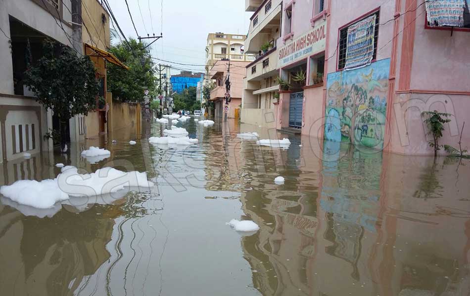 huge rains in Hyderabd - Sakshi25