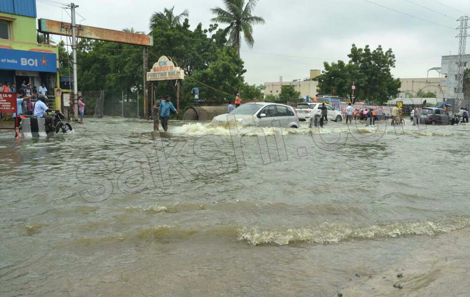 huge rains in Hyderabd - Sakshi26