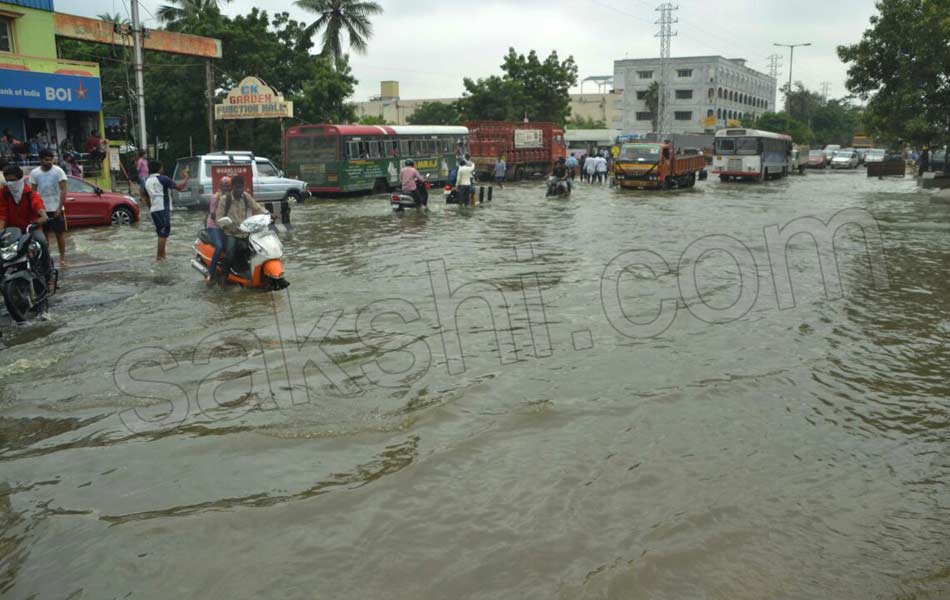 huge rains in Hyderabd - Sakshi29