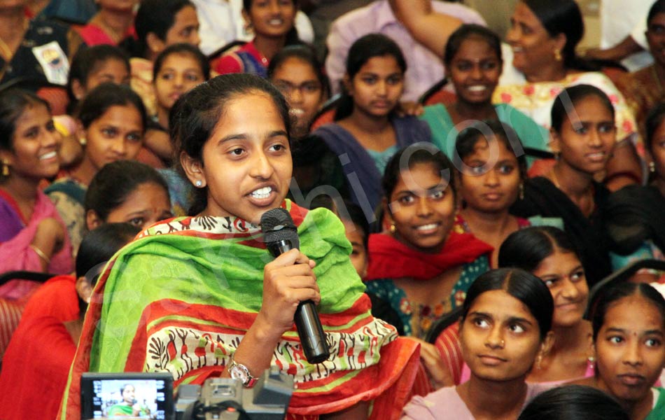 ys jagan mohan reddy yuva bheri in eluru - Sakshi13