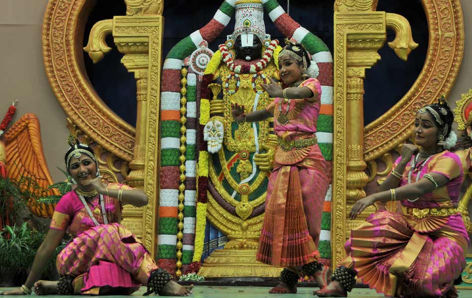 kuchipudi dance in tirumala5