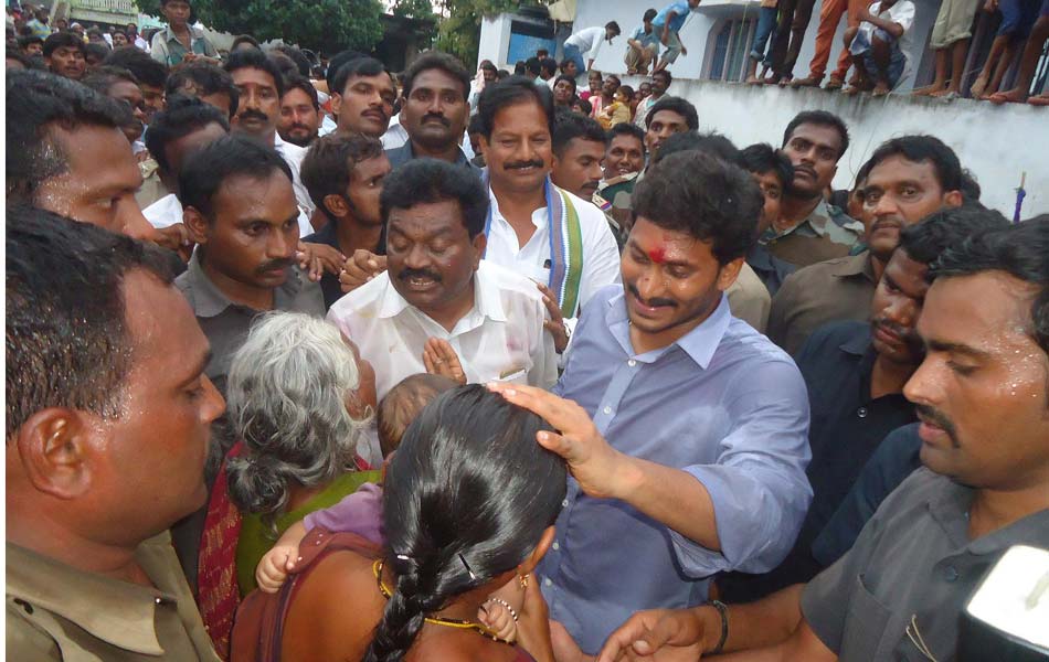 YS Jagan tour - Sakshi11