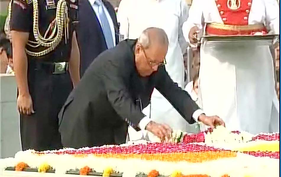 Leaders pays tribute mahatma gandhi2