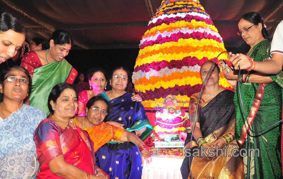 bathukamma festival in Jalavihar5