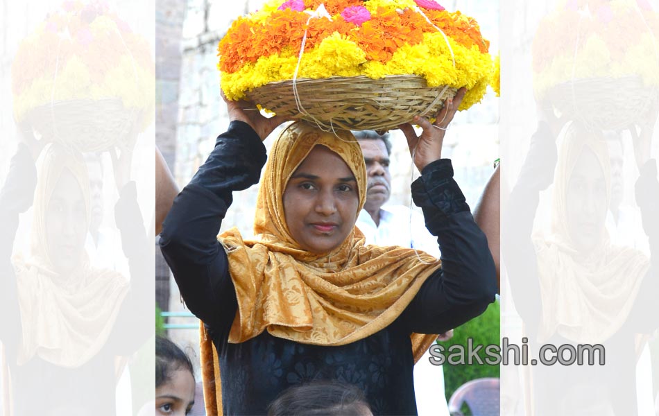 Bathukamma celebrations in Golconda16