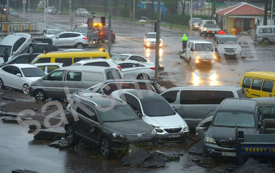 powerful typhoon chaba barrels toward japan1