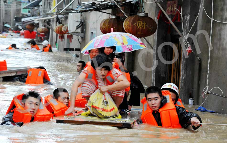 powerful typhoon chaba barrels toward japan8