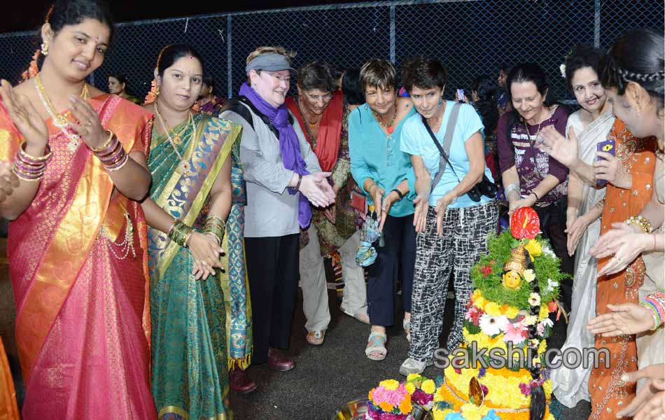 bathukamma festival in Hussain Sagar29