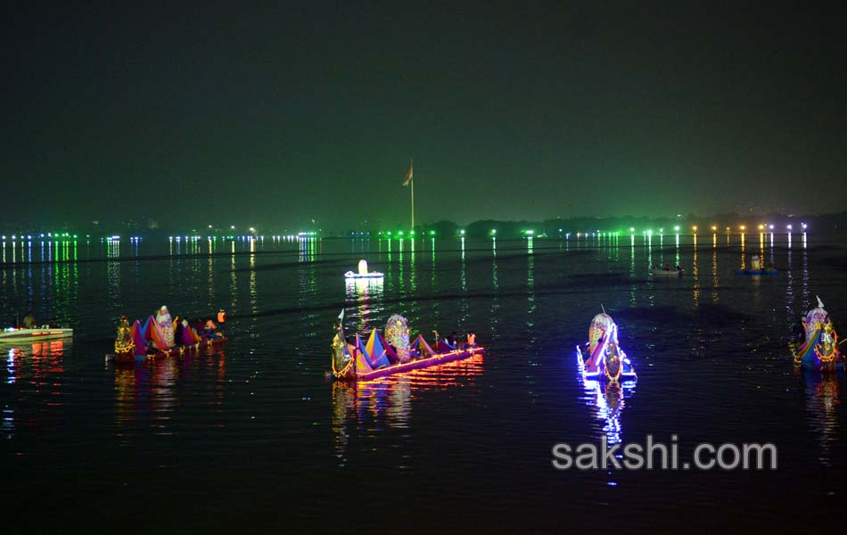 bathukamma festival in Hussain Sagar32