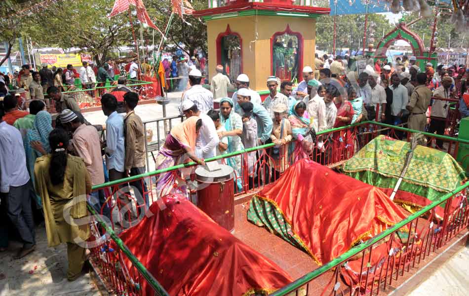 huge crowds to rottela panduga festival4