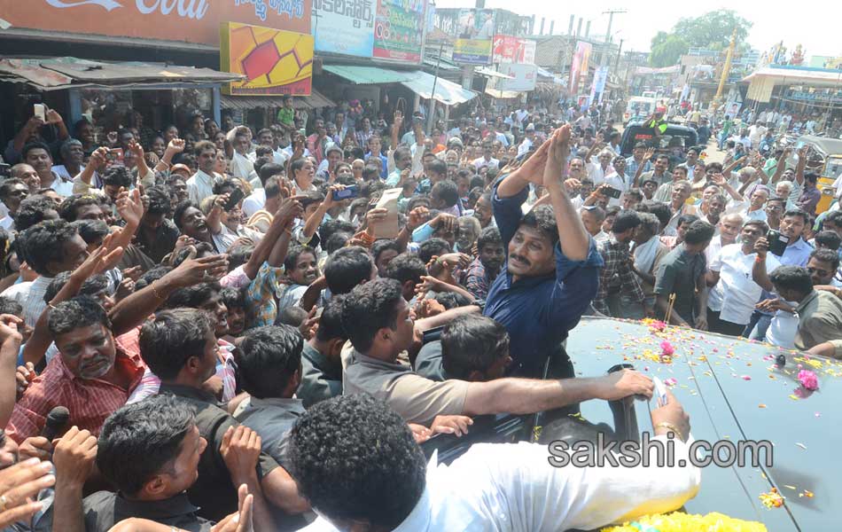 YS Jagan tour in Thunduru - Sakshi16