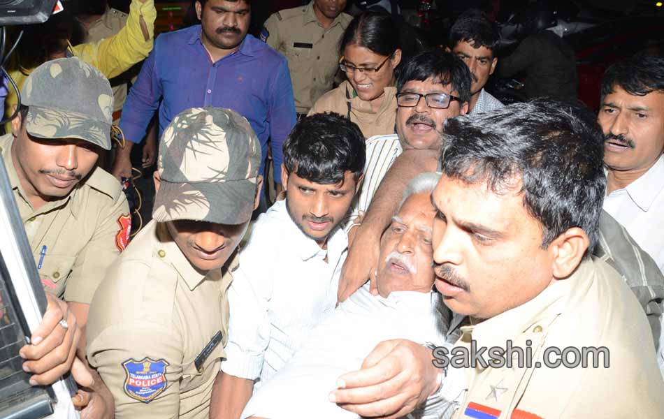 public unions protests at ntr bhavan over aob encounter and arrested - Sakshi12