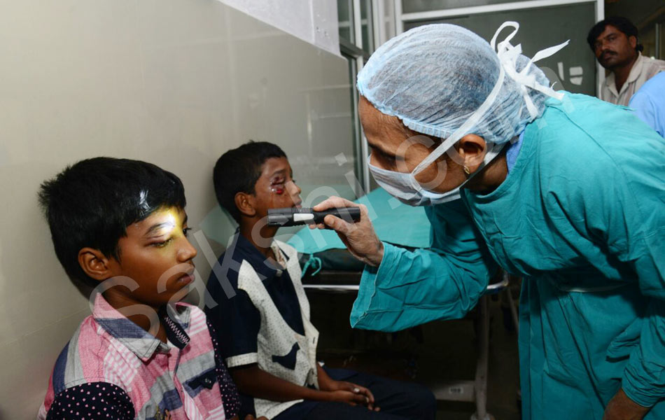 Diwali Eye Accidents in Hyderabad - Sakshi6