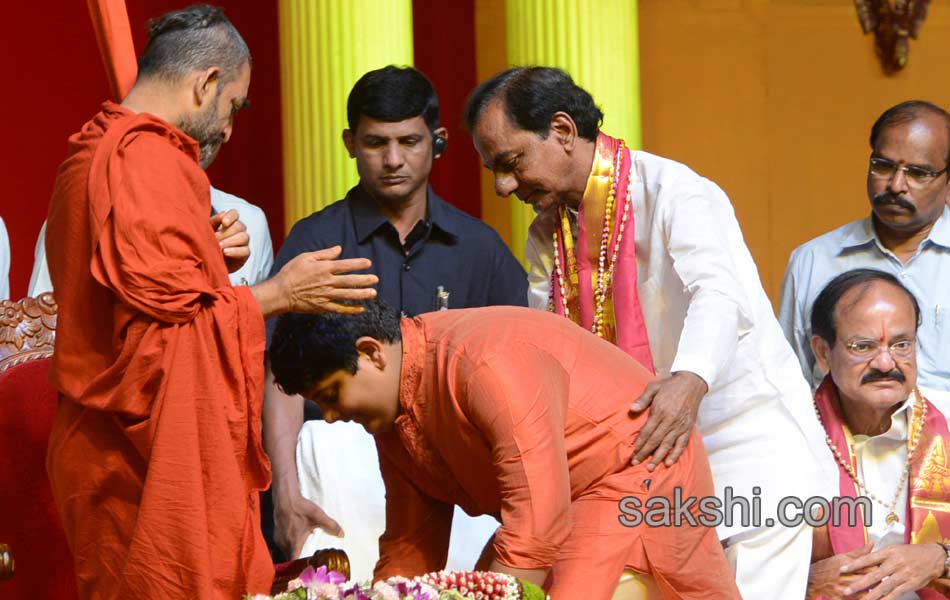 Shri Tridandi Srimannarayana Ramanuja Chinna Jeeyar Swamy sasti sphurti - Sakshi1