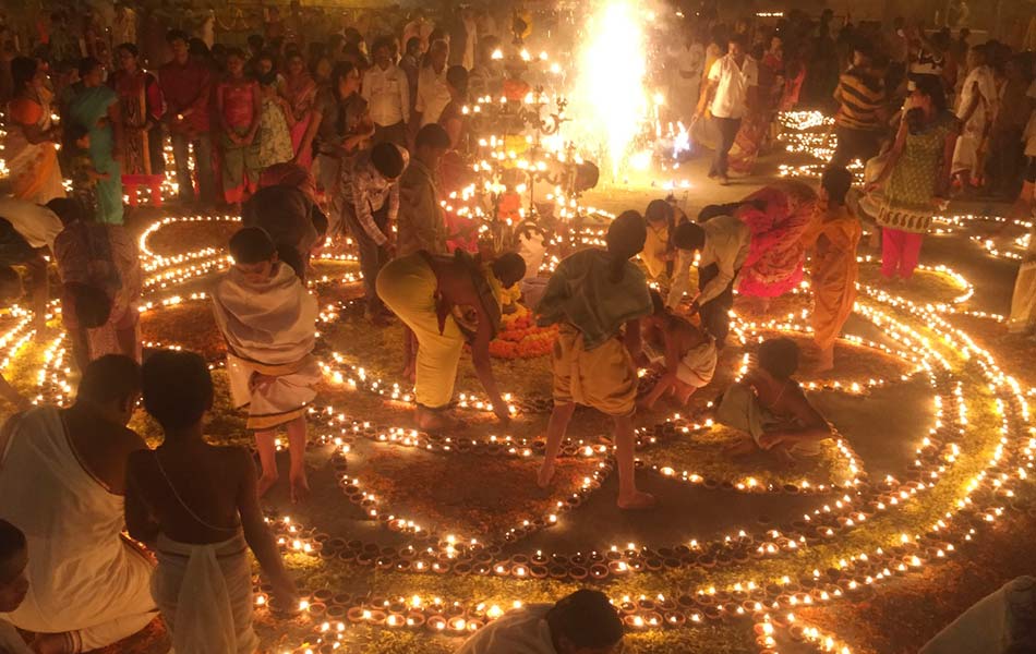 laksha deeparchana in srisailam - Sakshi3