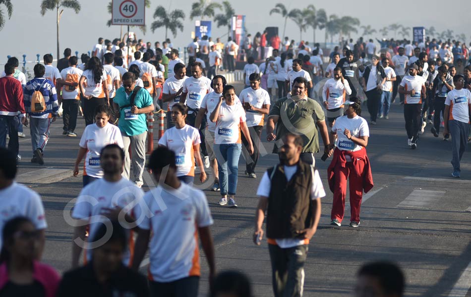 hyderabad 10k run - Sakshi10