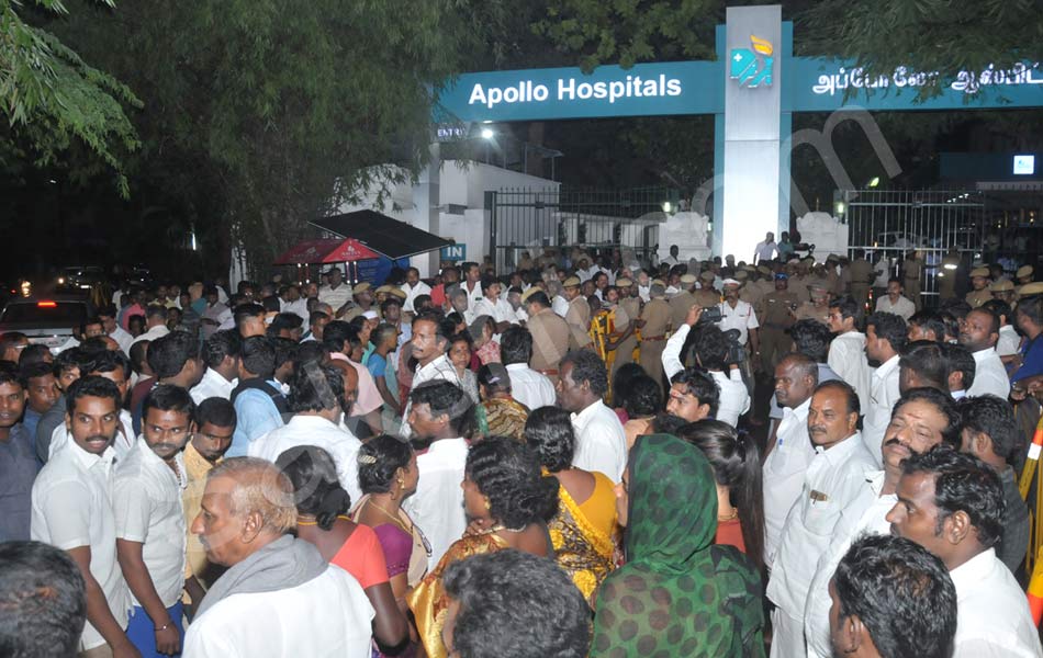 Jayalalithas critical health4