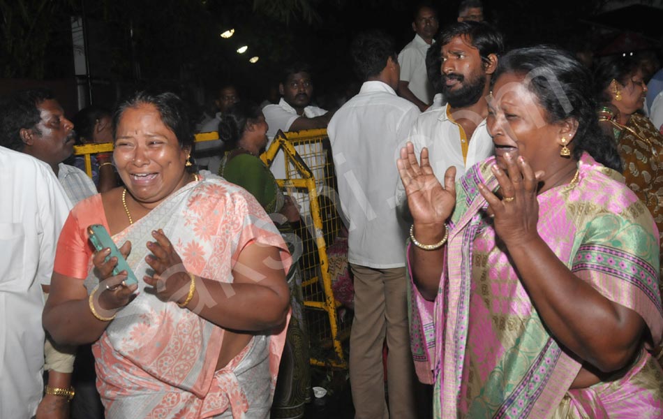 Jayalalithas critical health17