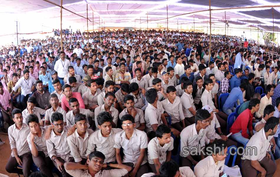 YS Jagan Speech in Yuva Bheri at Vizianagaram - Sakshi31