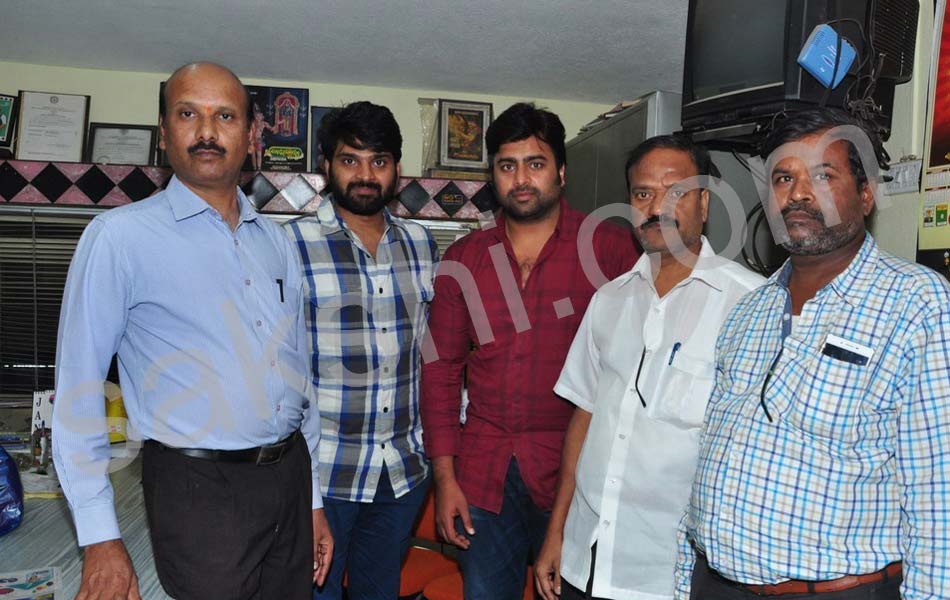 Appatlo Okadundevadu Theatre Coverage2