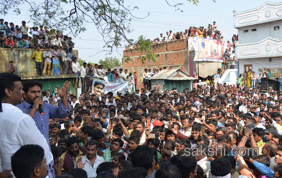 sixth day raithu bharosa yatra - Sakshi10