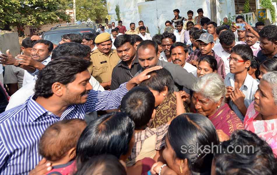 sixth day raithu bharosa yatra - Sakshi11