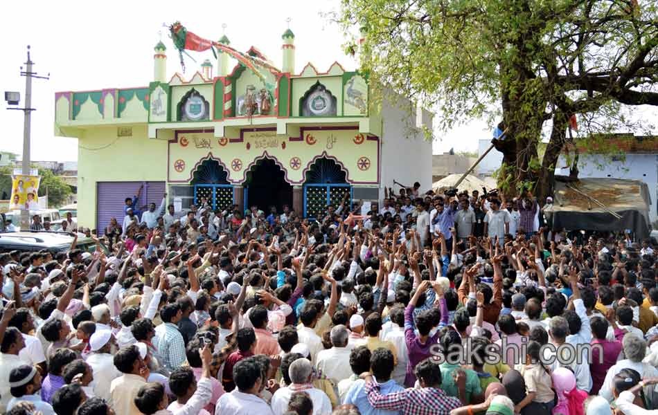 sixth day raithu bharosa yatra - Sakshi15