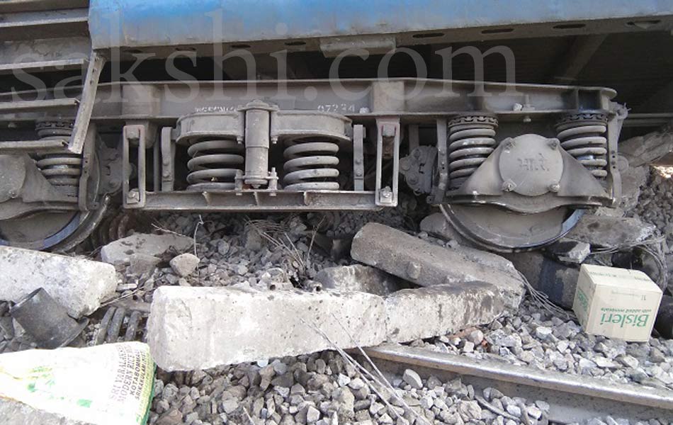 Train accident in andhra pradesh38